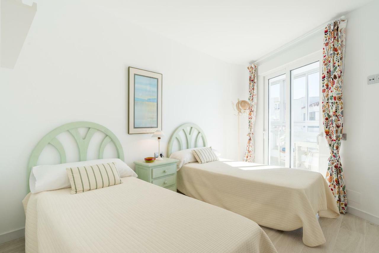 Tgh/ Marbella Beachfront And Center Екстериор снимка